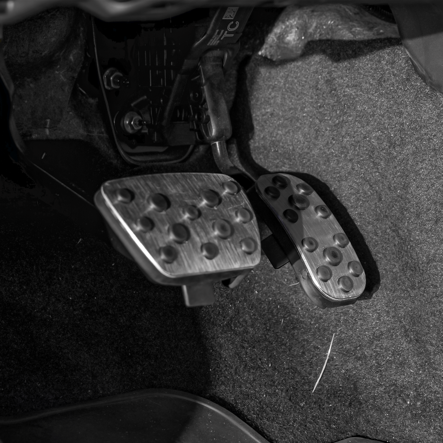 Tacoma Aluminum Foot Pedal Replacement Kit Non Slip Accelerator Brake Pedals for Toyota